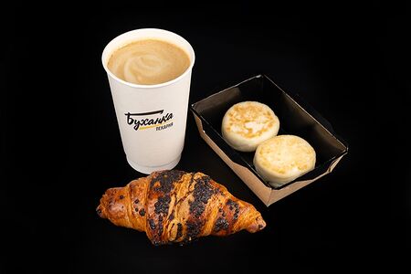 Капучино 400, сырники и круассан с шоколадом