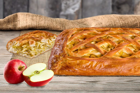 Пирог с яблоками