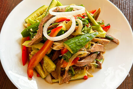 Язык с огурцом по-китайски