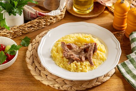 Бефстроганов из говядины с картофельным пюре