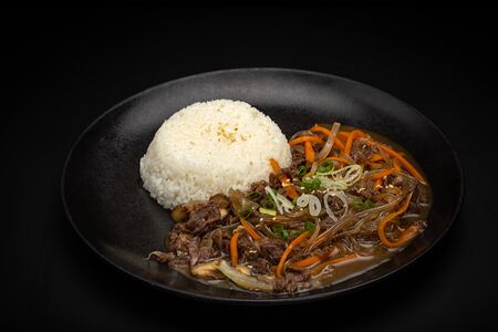 Говядина с харусаме и рисом 