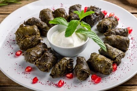 Долма из винoградных листьев