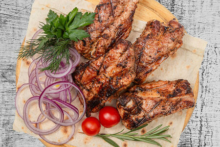 Шашлык из свиных ребрышек