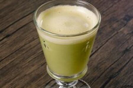 Яблочный свежевыжатый сок