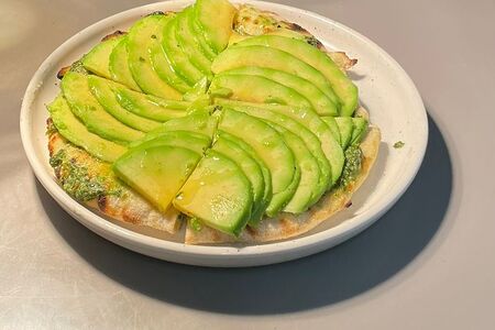 Лепешка с авокадо