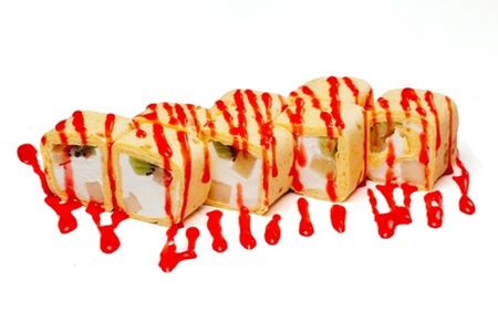 Сладкий ролл клубничный