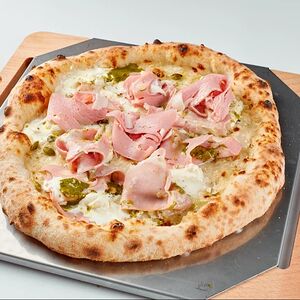 Мортаделла с фисташками и страчателлой