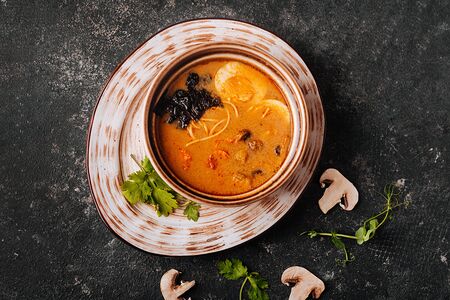 Лакса с куриной грудкой