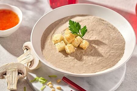 Крем-суп из шампиньонов с сухариками