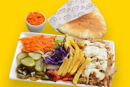 Шаверма на тарелке 