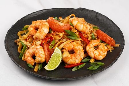 Удон с креветками в устричном и терияки соусах