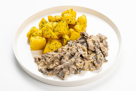 Бефстроганов с картофелем