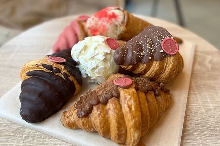 Круассан сладкий с начинкой