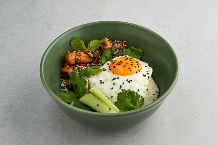 Вок Пад гапрао с курицей