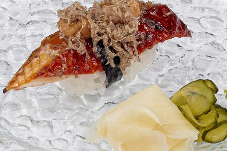 Суши без риса с угрем и фуа-гра