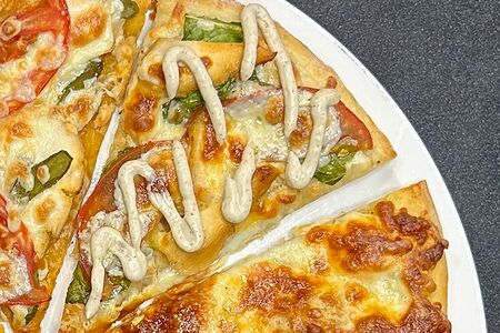 Пицца Цезарь с курицей