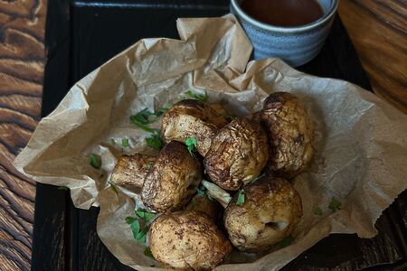 Шампиньоны гриль с соусом Азия