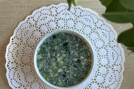 Окрошка на кефире с ветчиной