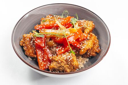 Курица в кисло-сладком соусе с рисом