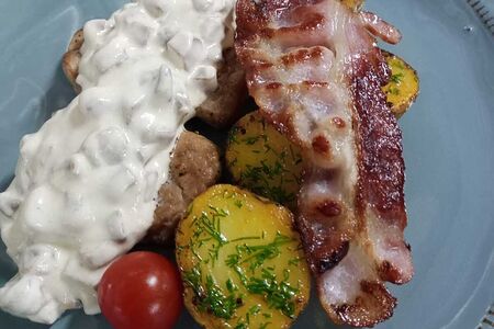 Свинина с белыми грибами