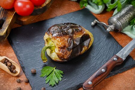 Перец, запеченный на углях