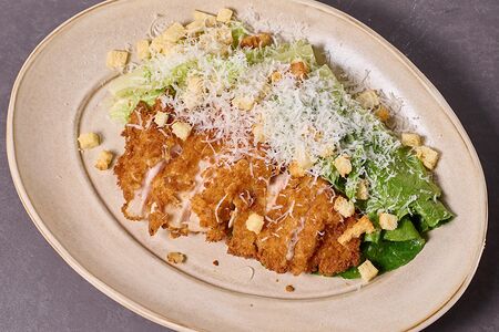 Салат романо с хрустящим цыплёнком