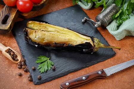 Баклажан, запеченный на углях