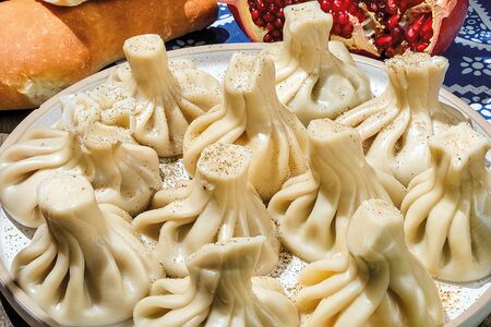 Хинкали со свининой и говядиной