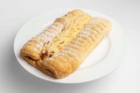 Полоска с вишней и заварным кремом