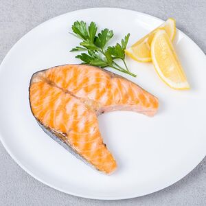 Стейк из лососевых