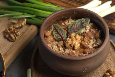 Красное лобио с орехами