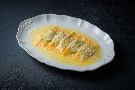 Равиоли с рикоттой и шпинатом