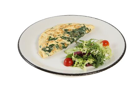 Омлет со шпинатом, помидорами и сыром моцарелла