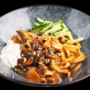 Жареный лагман с морепродуктами