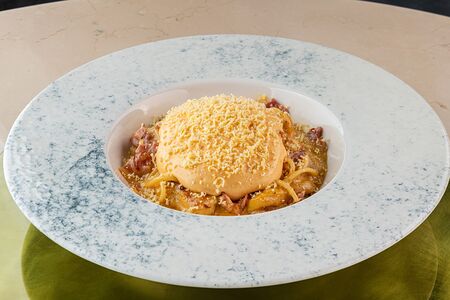 Паста с беконом и пармезаном