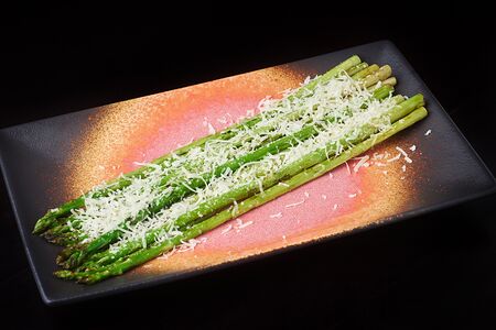 Спаржа с сыром пармезан