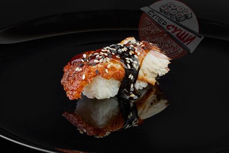 Суши с угрем