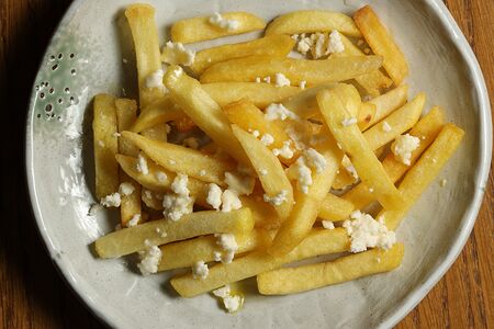 Картофель фри, фета, трюфельное масло