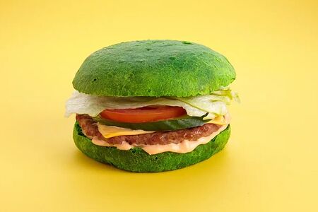 Бургер цветной с котлетой из мраморной говядины