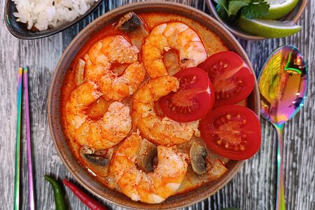 Том Ям с креветками