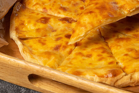 Осетинский пирог с картофелем и сыром