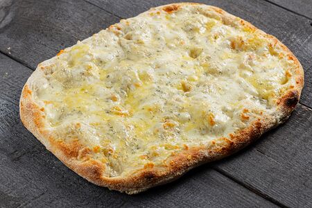 Римская пицца Четыре сыра