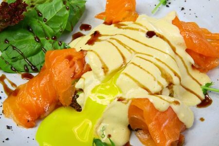 Бенедикт с лососем