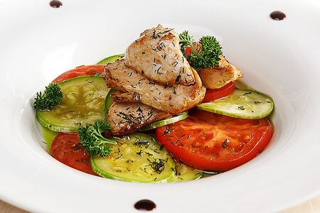 Куриная грудка су-вид с карпаччо из овощей