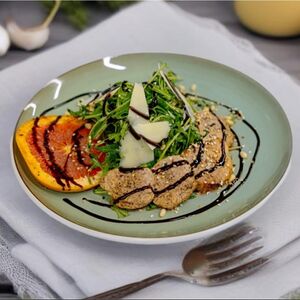 Салат фирменный с телятиной 