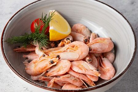 Креветки отварные к пиву