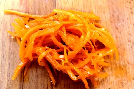 Морковка по-корейски