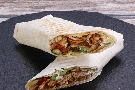 Донер с курицей в лаваше
