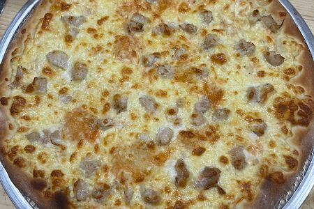 Пицца с курицей и овощами 