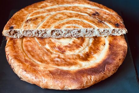 Сербский пирог Бурек с мясом